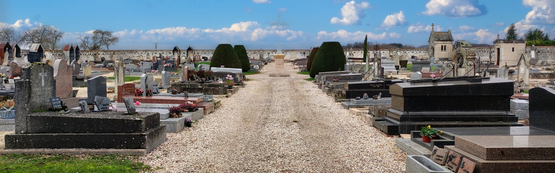 Cimetière de Brion dans l'Yonne